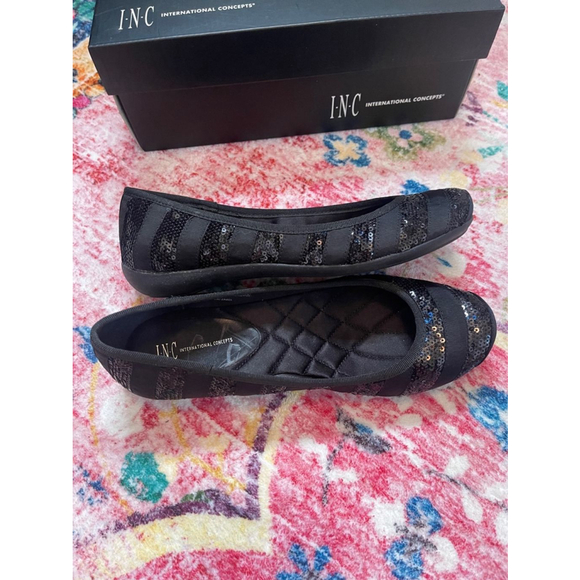 Women's INC Black‎ Sequin Flats Size 7M
Worn once - Picture 3 of 6